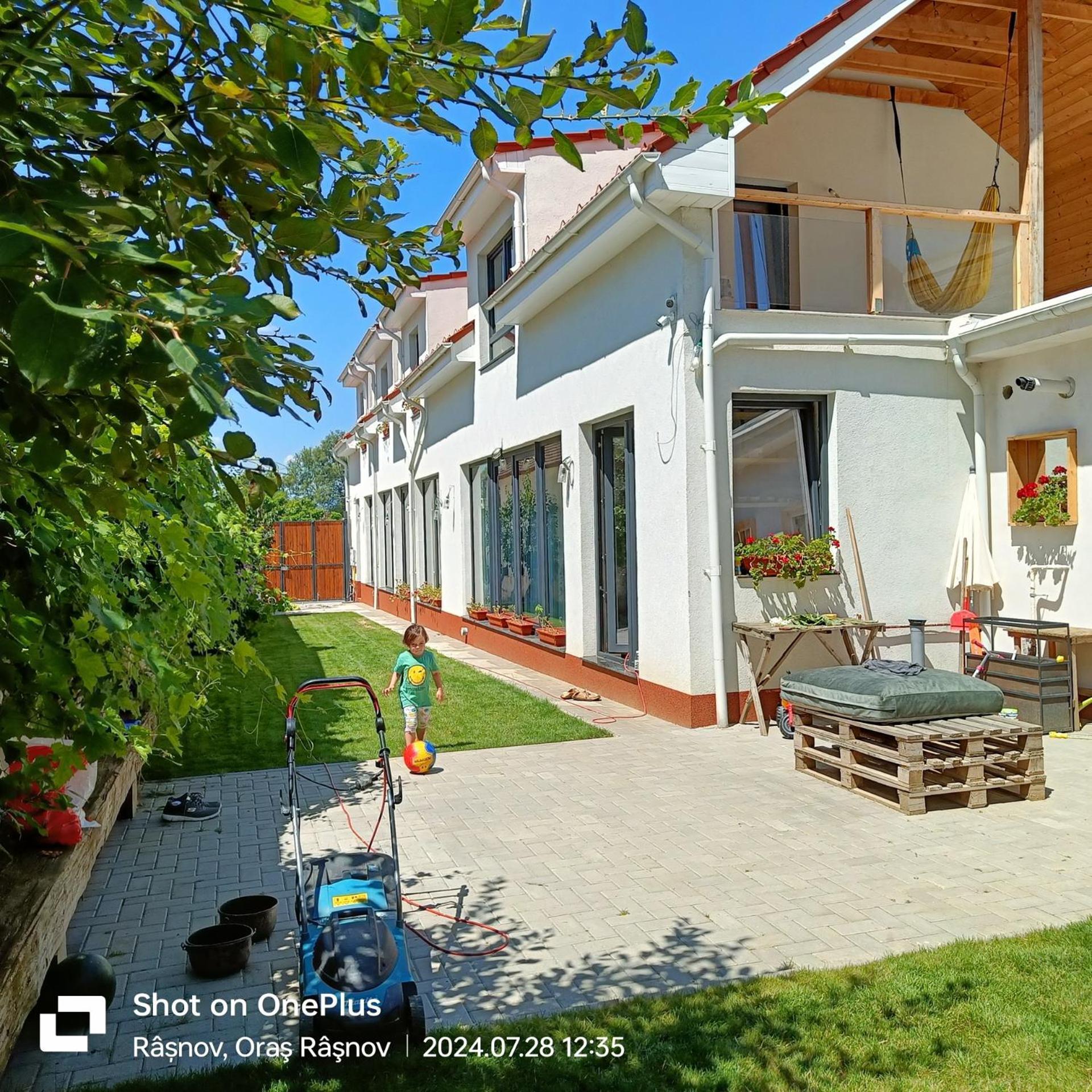 Imperfect House Hotel Rîşnov Eksteriør billede